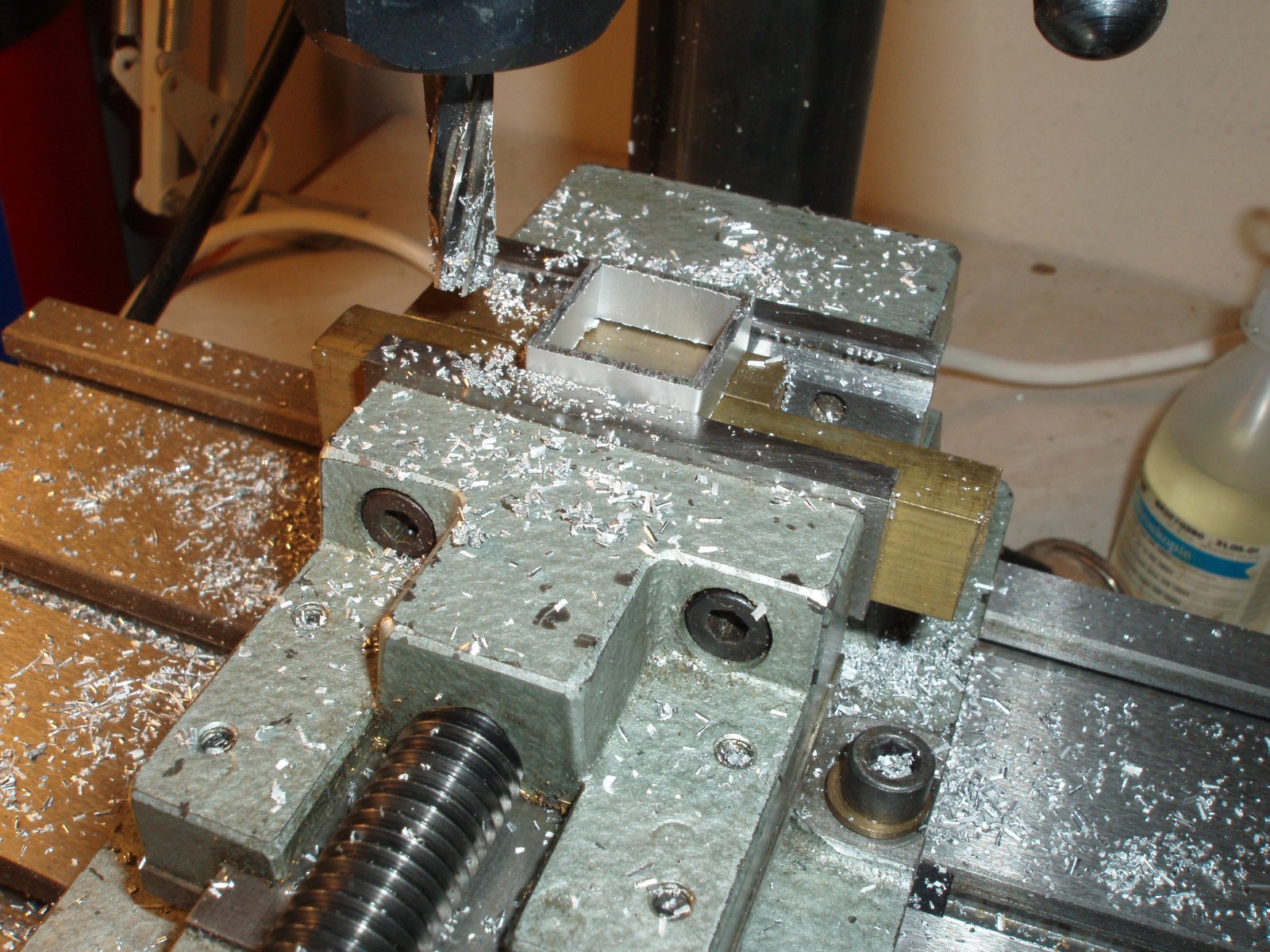 Proges: Square Aluminium Profile Cutting